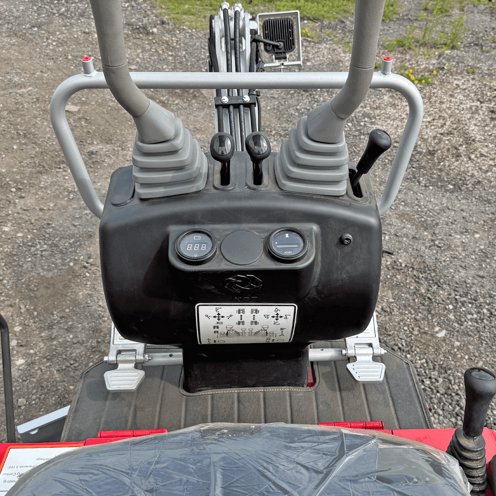CREX6-M Petrol 600kg Micro / Mini Excavator Digger Loncin Engine