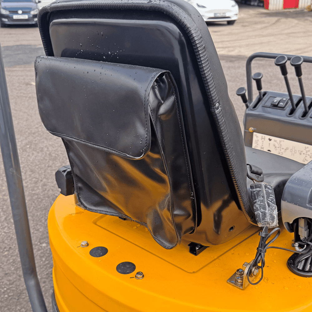 Shantui SE12 Mini Excavator | Kubota Engine Euro Stage 5 | 1200kg | 3 Cylinder