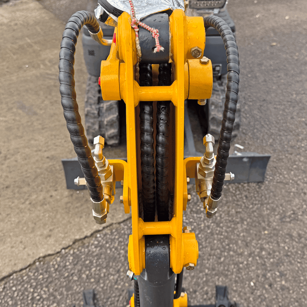 Shantui SE12 Mini Excavator | Kubota Engine Euro Stage 5 | 1200kg | 3 Cylinder