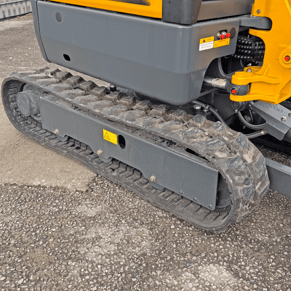 Shantui SE17SR Mini Excavator | Kubota Engine Euro Stage 5 | 1800kg | 3 Cylinder
