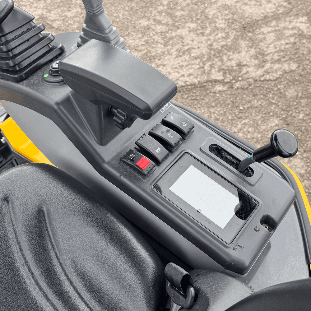 Shantui SE17SR Mini Excavator | Kubota Engine Euro Stage 5 | 1800kg | 3 Cylinder