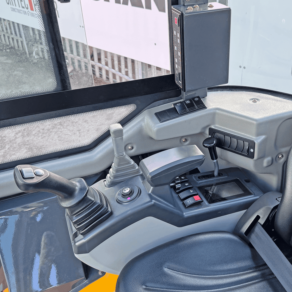 Shantui SE18SR Mini Excavator | Kubota Engine Euro Stage 5 | 1850kg | 3 Cylinder