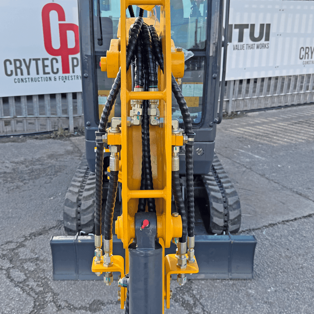 Shantui SE18SR Mini Excavator | Kubota Engine Euro Stage 5 | 1850kg | 3 Cylinder