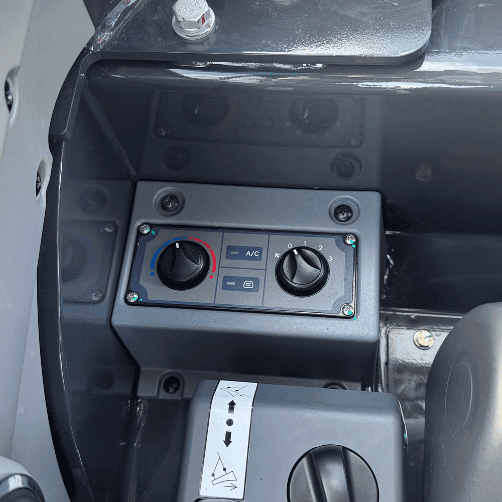 Shantui SE36SR Mini Excavator | Yanmar Engine Euro Stage 5 | 3800kg | 3 Cylinder